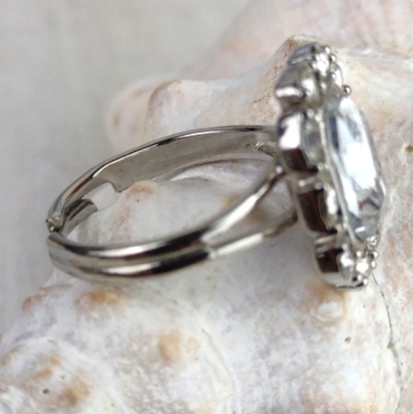 ❤️BUNDLE ONLY❤️ Silver Tone Rhinestone Adjustable Ring - Picture 5 of 10